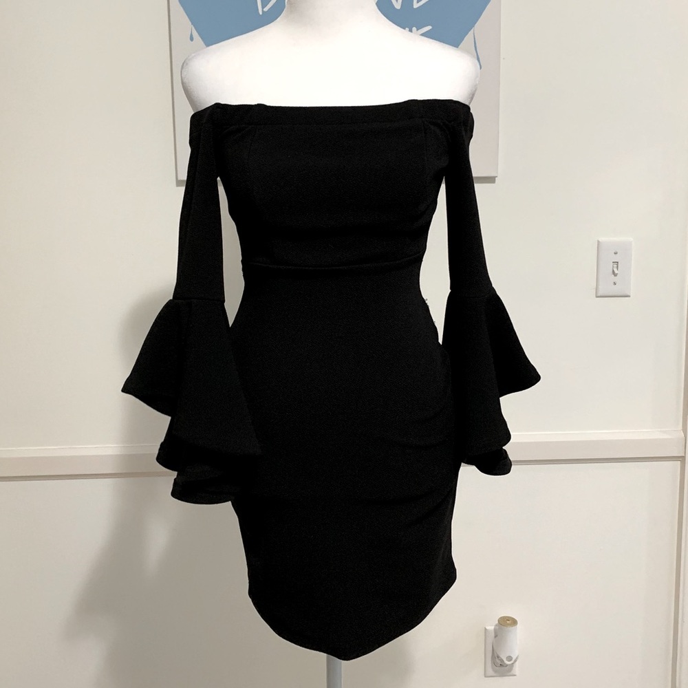 Black bodycon dress